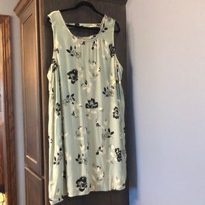 3X sleeveless shift dress